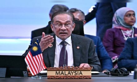 Malaysia PM Faces Setback as Allies Lose Sabah Seats