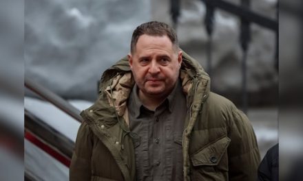 Ukraine’s top peace negotiator quits after police raid