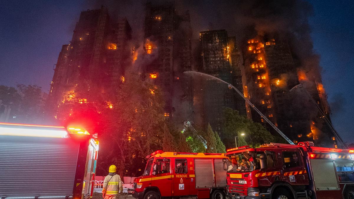 Hong Kong high-rise fire: 44 dead, hundreds missing